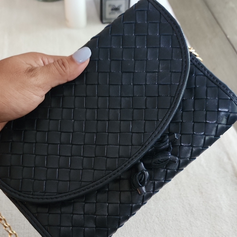 Bottega Veneta Intrecciato Navy Blue Woven Leather Clutch - Picture 11 of 16